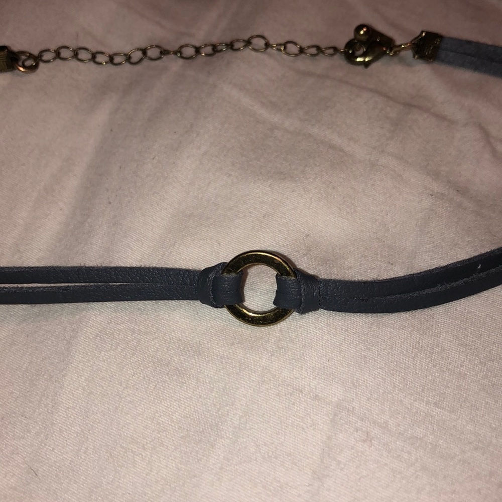 Gold circle choker